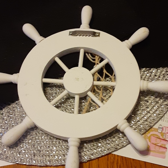 Boat wheel sea shore theme decor - Picture 3 of 3